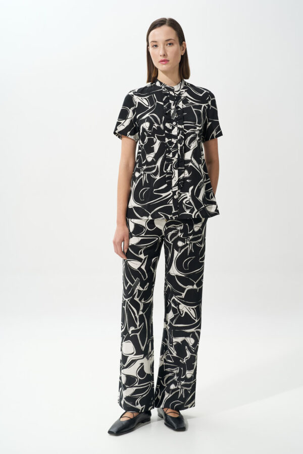 Linen blend trousers with pockets