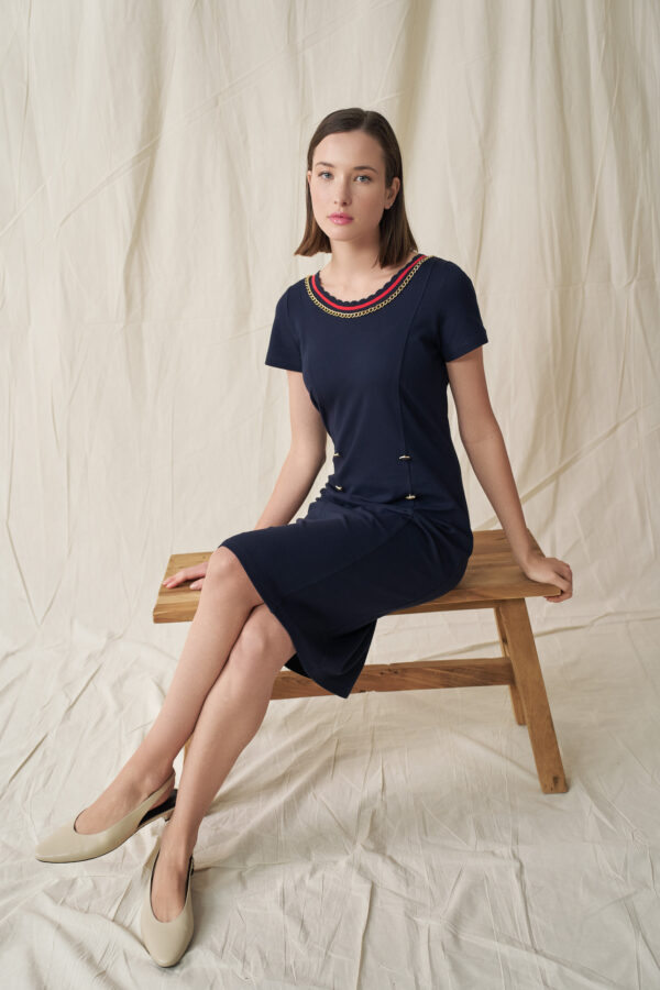 Dress with scallop rib and chain