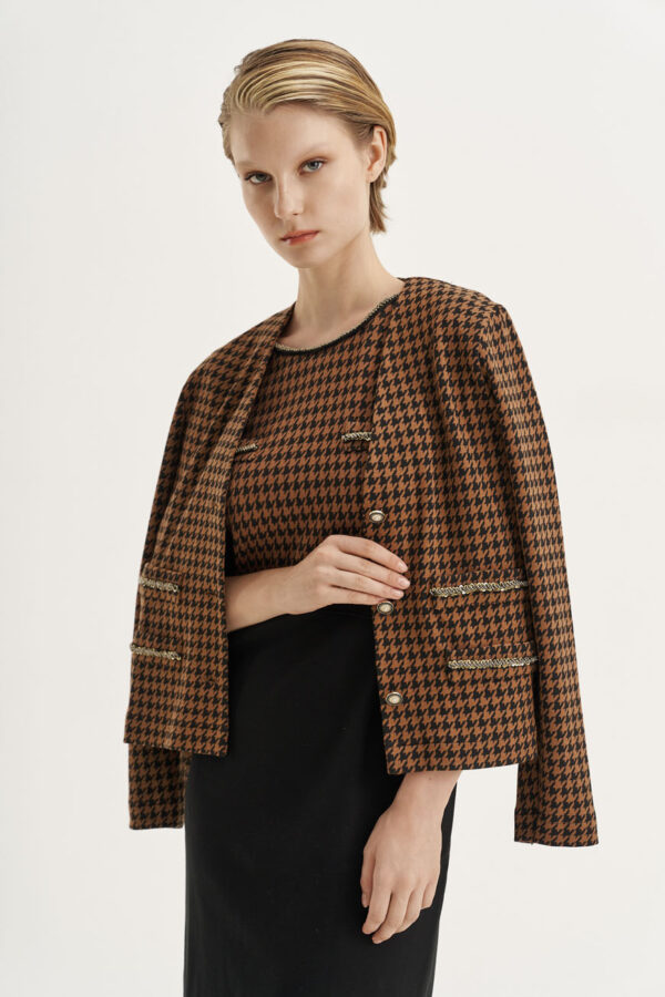 Cardigan tweed with perls