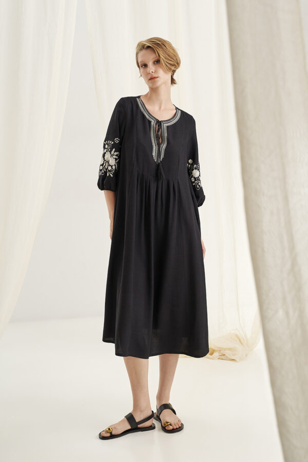 Linen blend embroidery dress