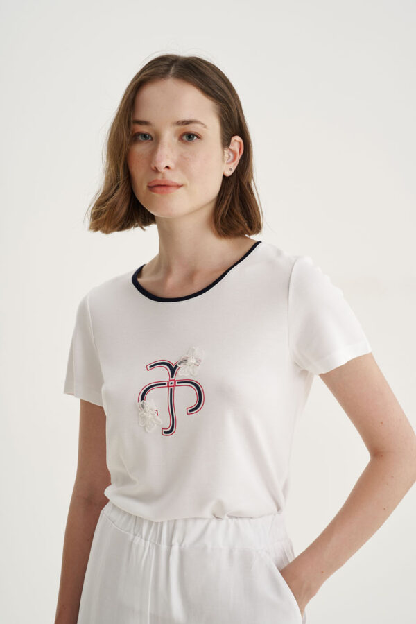 T-shirt logo