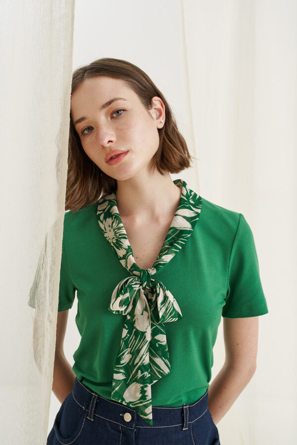 Blouse with printed muslin tie green