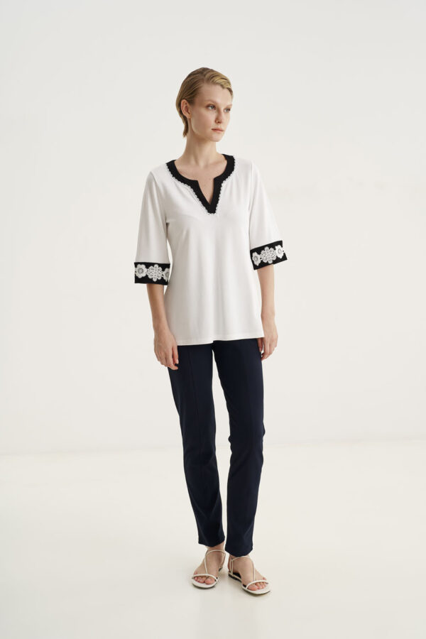 Blouse 3/4 sleeves with resort lace