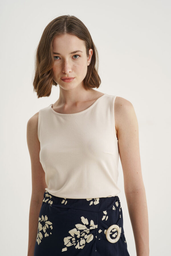 Sleeveless top Ve back